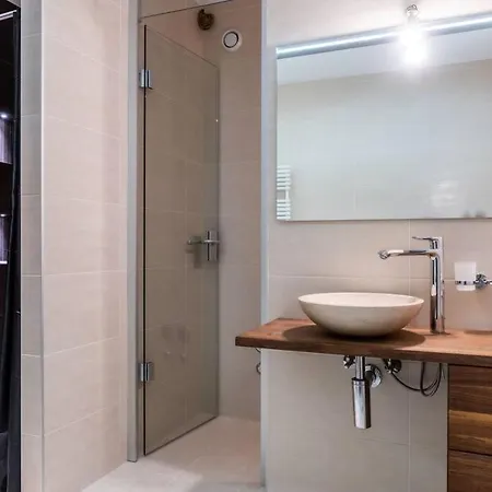 Eglise Catholique - Cosy And Bright In Apartamento *