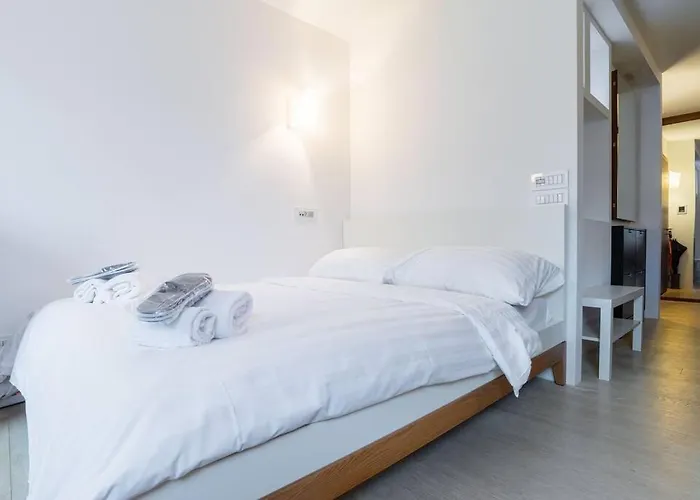 Eglise Catholique - Cosy And Bright In 公寓 *